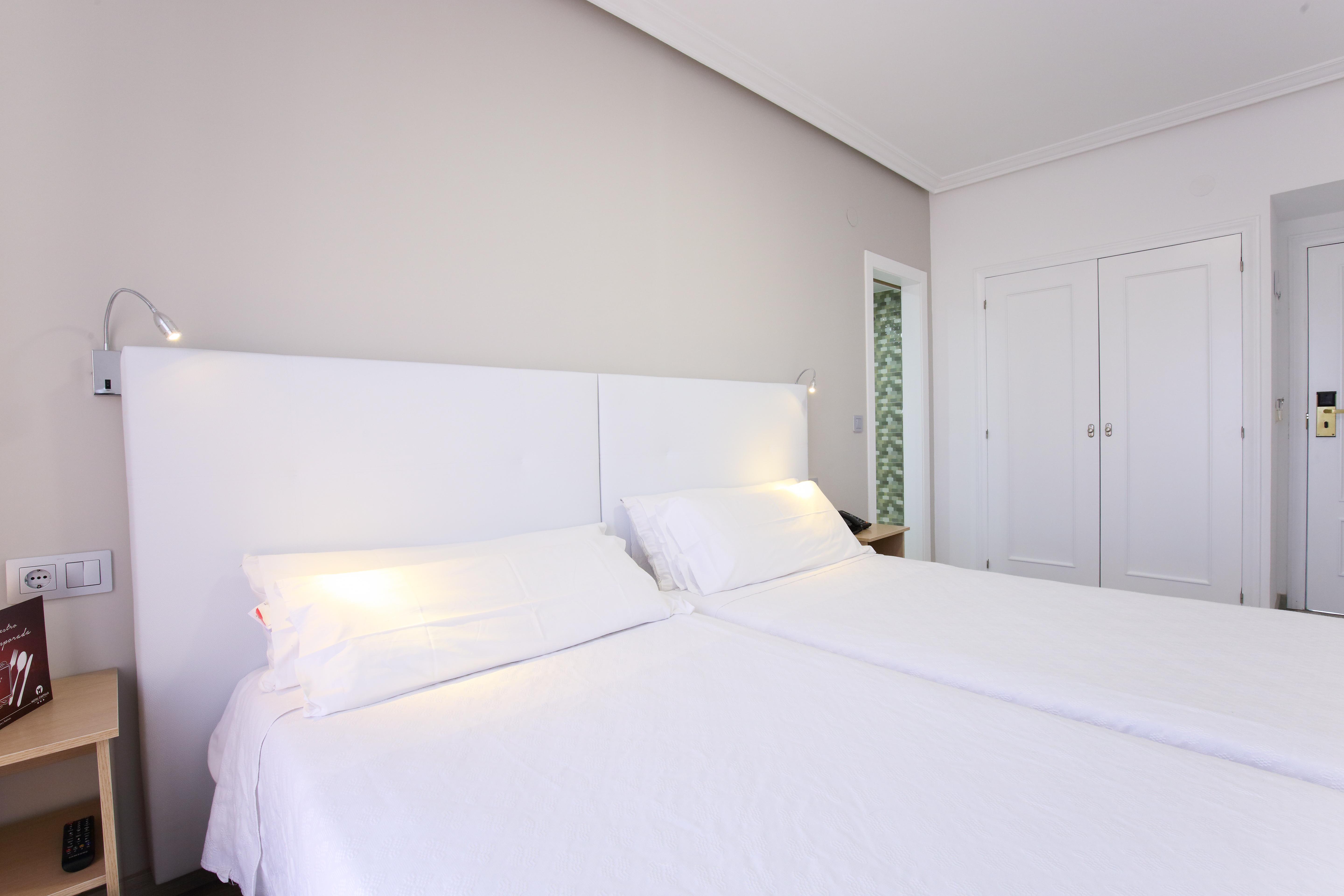 Hospedium Hotel Castilla Torrijos Luaran gambar