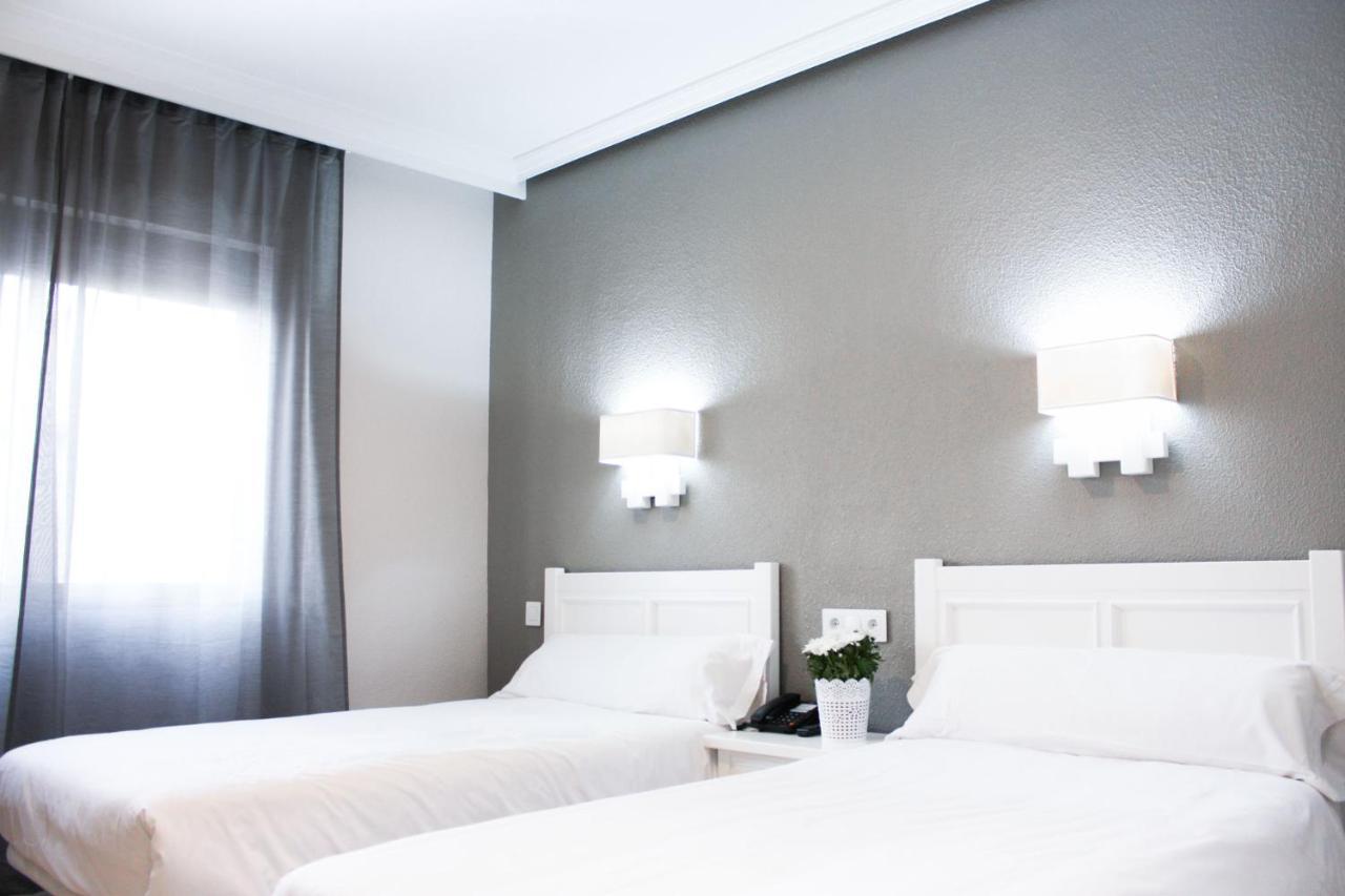Hospedium Hotel Castilla Torrijos Luaran gambar